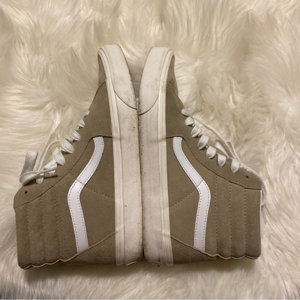 Vans - Picture 5 of 11